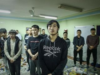 چین دانشجویانش را به دلیل انتشار کرونا در قم از ایران خارج می‌کند