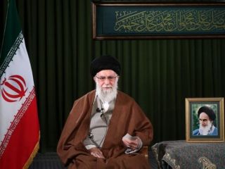 آیت الله خامنه‌ای سال ۹۸ را «پرتلاطم» توصیف کرد