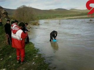 غرق شدن پدر یک خانواده و دختر ۵ ساله اش در رودخانه آبنمای رودان