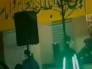 نذری با چایی وشربت در این وضعیت کرونایی ( ایستگاه مترو مشهد، خیابان سعدی)