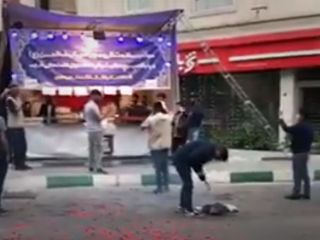 تهران : فرمانیه و جشن شکست کرونا توسط بسیجیان خامنه ای!