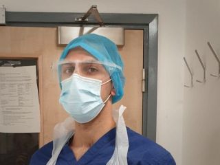 پزشکان ایرانی خط مقدم مبارزه با ویروس کرونا در امریکا و انگلیس چه می‌گویند؟