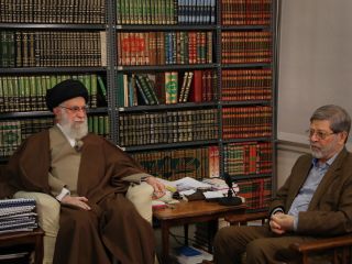 نامه پزشک معتمد خامنه‌ای به روحانی: انتشار اخبار پیشرفت تحقیقاتی درمان کرونا را متوقف کنید