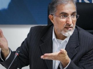 حسین راغفر، اقتصاددان و استاد دانشگاه : برخی از اعضای دولت سیگنال ارز ۲۵ هزار تومانی صادر می‌کنند