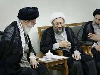 تاثیر سخنان خامنه‌ای بر روند پیگیری پرونده طبری و نقض استقلال دادگاه