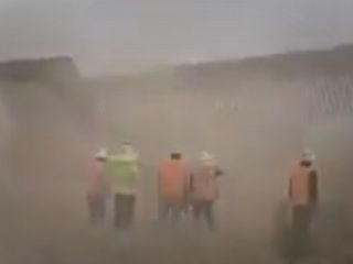 ویرانی دیوار مرزی ترامپ توسط طوفان هانا + ویدیو