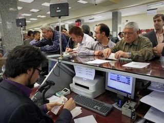با بخشنامه بانک مرکزی، سقف پرداخت پول نقد در ایران کاهش یافت