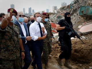 روزنامه قطری : اقدام مکرون پس از انفجار بیروت به منزله سیلی به شعور عربی بود