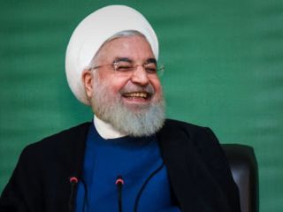 روحانی: آرزوی ۴۲ ساله انقلاب را برآورده کردیم؛ برق بیش از ۳۰ میلیون نفر مجانی شد