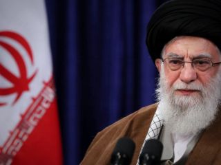 خامنه‌ای: جنگ برای کشور سرمایه‌سازی کرد