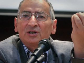 زیباکلام: مردم دیگر به خاتمی هم رأی نمی‌دهند چه رسد به عارف