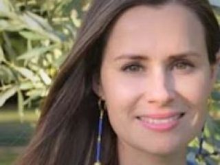 معامله جدید:معاوضه زن جوان استرالیایی با سه برادر مرموز سپاهی