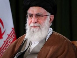 نیوزویک گزاش میدهد : دیده شدن نشانه هایی از وخامت حال علی خامنه ای