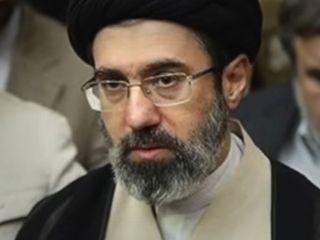 تلاش مشکوک احمدی نژادی ها برای به تخت نشاندن مجتبی خامنه ای