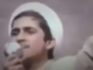 ویدیویی از محمدعلی زم در اوائل انقلاب که با صدای بلند در حال دفاع از جمهوری اسلامی‌ست