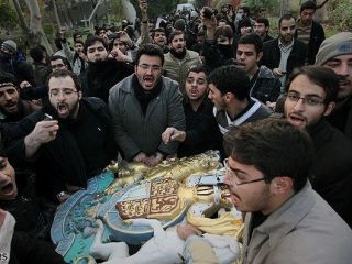 همه چیز را شکستند ولی شیشه‌های مشروب را دزدیدند!