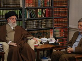 حمایت رئیس تیم پزشکی خامنه‌ای از منع واردات واکسن کرونا: سازمان جهانی بهداشت مایل به نفع آمریکا است