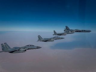 پرواز دوباره بمب‌افکن‌های استراتژیک آمریکا بر فراز خلیج فارس در میانه تنش‌ها با ایران