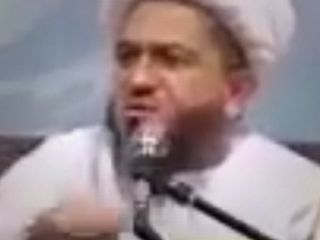 آخوند: به جای آشنا کردن فرزندان با حافظ و مولوی به آنهااحکام رفتن مستراح و آب کشیدن مقعد را بیاموزید