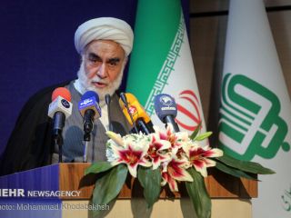 رئیس دفتر خامنه‌ای (همزمان پدر داماد رهبر) :الحمدالله امروز اگر آقا لب تر کنند  میلیون‌ها نفر حاضرند جان خود را در راه نظام بدهند