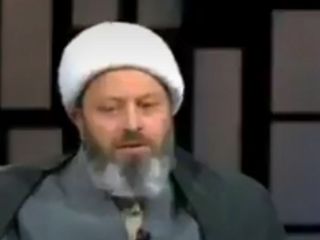 امیرالمومنین با خواندن حمد دست قطع شده سرباز را چسباند