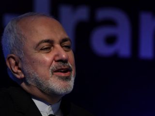 ظریف: اتحادیه اروپا می‌تواند نقش میانجی میان ایران و آمریکا را ایفا کند