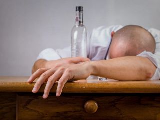 کرونا؛ مرگ به دنبال مصرف الکل در انگلیس و ولز رکورد شکست