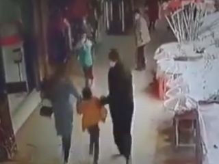 ورود سارقان مسلح به بازار سیرجان برای سرقت از طلا فروشی