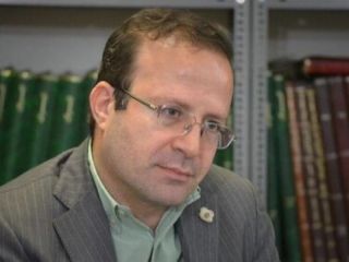 چهار زن در گفت‌وگو با گاردین کامیل احمدی را به آزار و تعرض جنسی متهم کردند