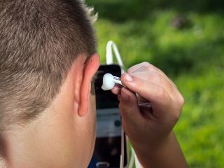 سازمان بهداشت جهانی: یک چهارم از جمعیت جهان تا سال ۲۰۵۰ مشکل شنوایی پیدا خواهد کرد