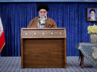 آیت‌الله خامنه‌ای: جهش تولید در سال ۹۹ قابل‌قبول بود