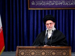 خامنه‌ای: برجام باید به نفع ما تغییر کند