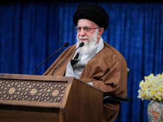 نامگذاری‌ سال‌ها؛ رمزگشایی از ترس‌ها و ترفندهای خامنه‌ای