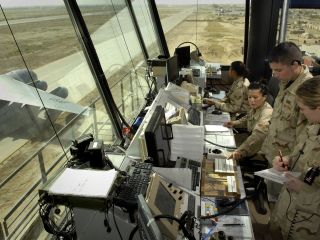 پایگاه هوایی محل حضور پیمانکاران آمریکایی در شمال بغداد هدف دو راکت هدف قرار گرفت