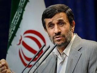 احمدی نژاد: مسئولان جمهوری اسلامی برای فرار جزیره خریده‌اند