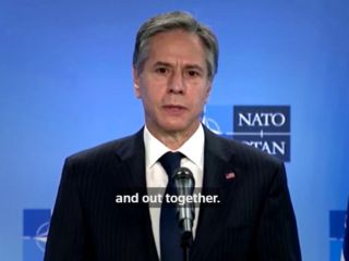 وزیر خارجه آمریکا : همه می‌دانیم که تصمیم گیرنده اصلی حکومت ایران خامنه ای است