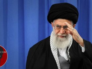 یک هفته با خامنه‌ای؛ پادشاه حالا وسط میدان، لخت ایستاده است