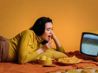 ۱۰ روش معجزه آسا برای کنترل غذا خوردن