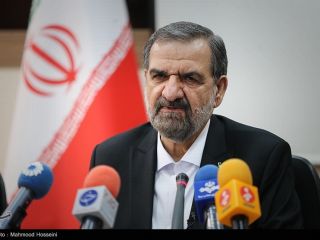 حضور استادان اقتصاد دانشگاه در دفتر محسن رضایی برای تدریس وی بدون حق الزحمه و پاداش