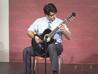 گیتار نوازی بسیار زیبا و شنیدنی جوان ایرانی در دانشگاه هاروارد