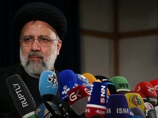 رئیسی هم همانند خامنه ای یک شبه آیت الله شد