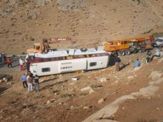 فرمانده پلیس راه کشور: اگر می‌دانستیم مسافران خبرنگارند حتما اتوبوس مناسب انتخاب می‌کردیم