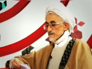 آخوندی که از روی کاغد نمیتونه بخونه ولی قراره توصیه پزشکی به مردم بده