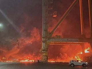 انفجار در یک کشتی تجاری در بندر جبل علی در دبی