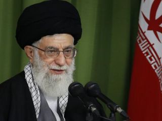 عاقبت زن ترکمن که به نیابت از خامنه ای به حج رفته بود