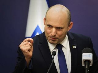 نخست‌وزیر اسرائیل: خامنه ای مردم لبنان را به گروگان گرفته است