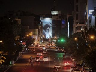 دوران سخت جمهوری اسلامی : نه می‌خواهد و نه می‌تواند زندگی مردم را بهبود بخشد