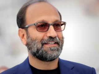 اصغر فرهادی: به جای عکس من، جملات دردمندانه‌ی آن مادر خوزستانی را  در گوشه‌گوشه‌ی شهر نصب  کنید