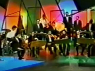 محدودیت هر روز بیشتر از دیروز : وقتی در صدا و سیما نشان دادن ساز و خواننده  امکان پذیر بود