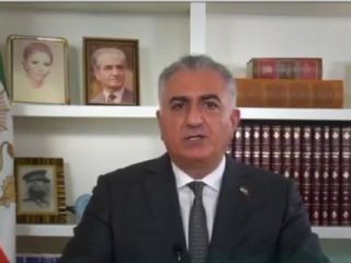 پیام مستقیم رضا پهلوی به علی خامنه ای : شما قصد دارید کشور را به بیگانه واگذار کنید